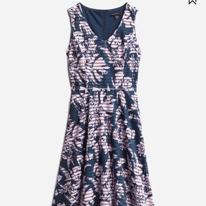 Maggy London Joan Textured Knit Dress size 12/L blue and pink